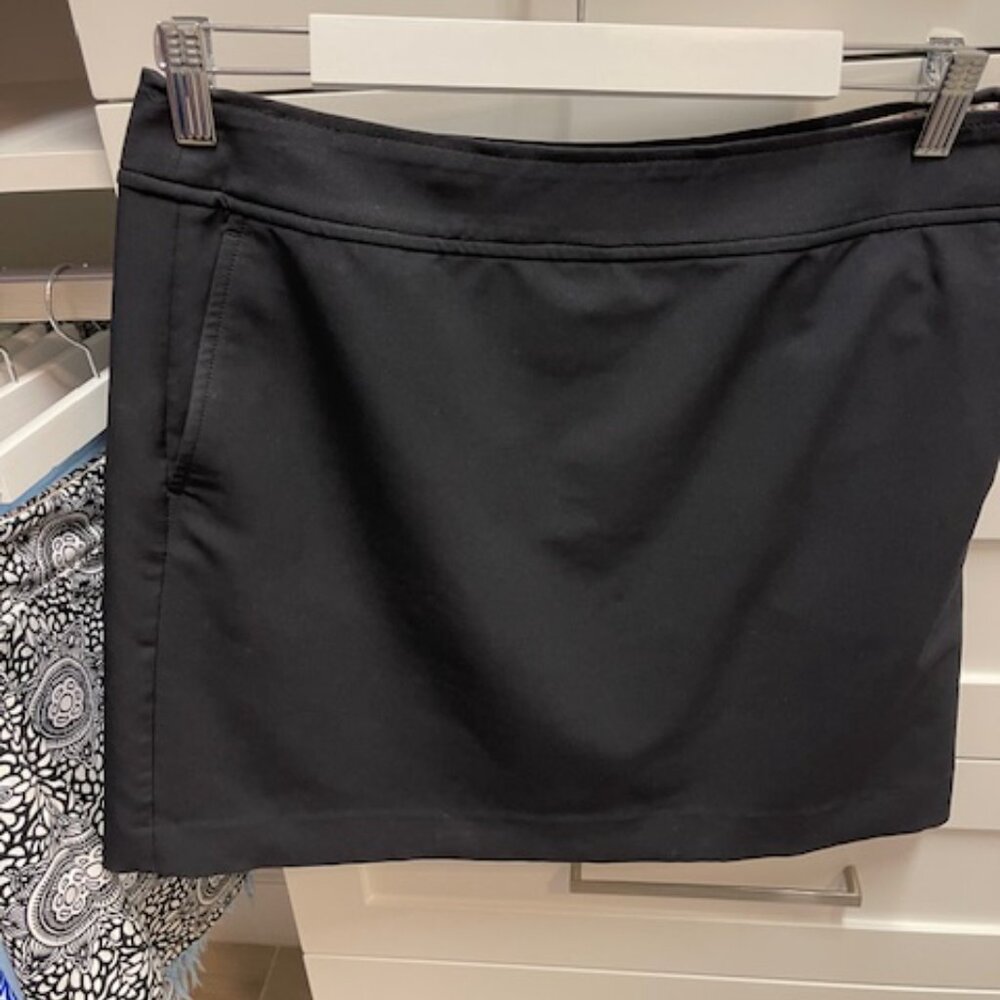 Black Skort
